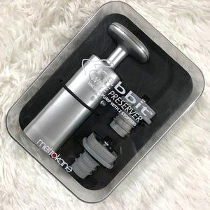 NWOT Rabbit Wine Stainless Steel Preserver with Two Vacuum Stoppers - Silver